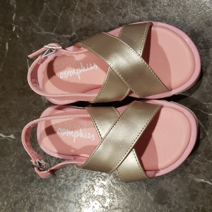 Little‎ girl sandals
